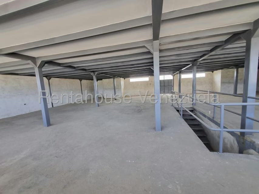 Comercial (Local Comercial) en Alquiler en Zona Oeste, Lara - 8