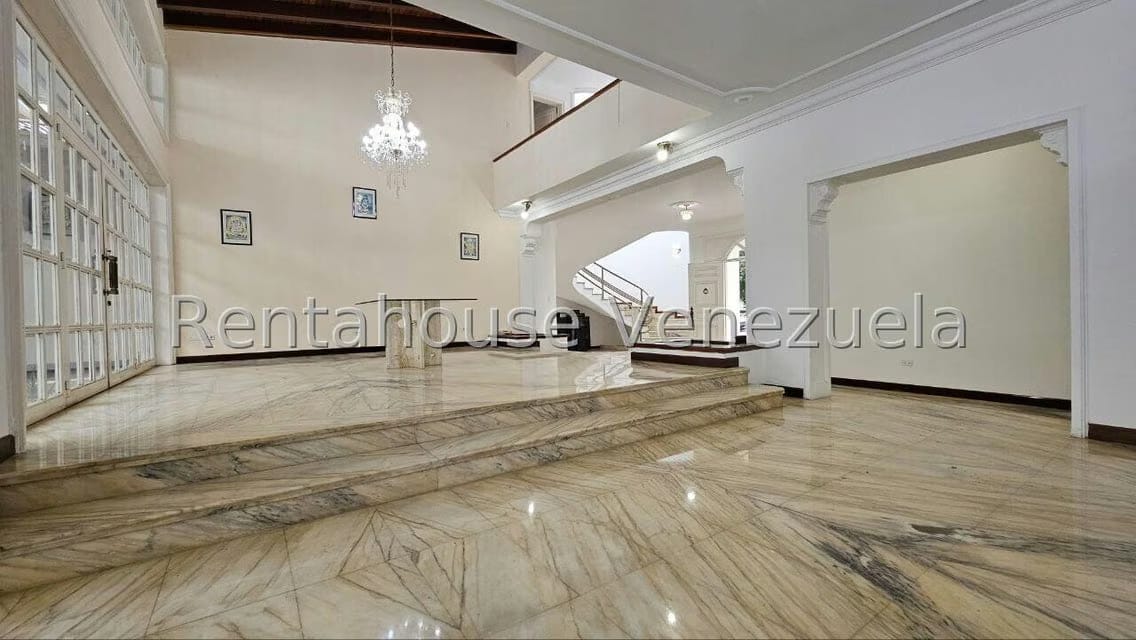 Casa (Duplex) en Venta en Prados del Este, Distrito Metropolitano - 16