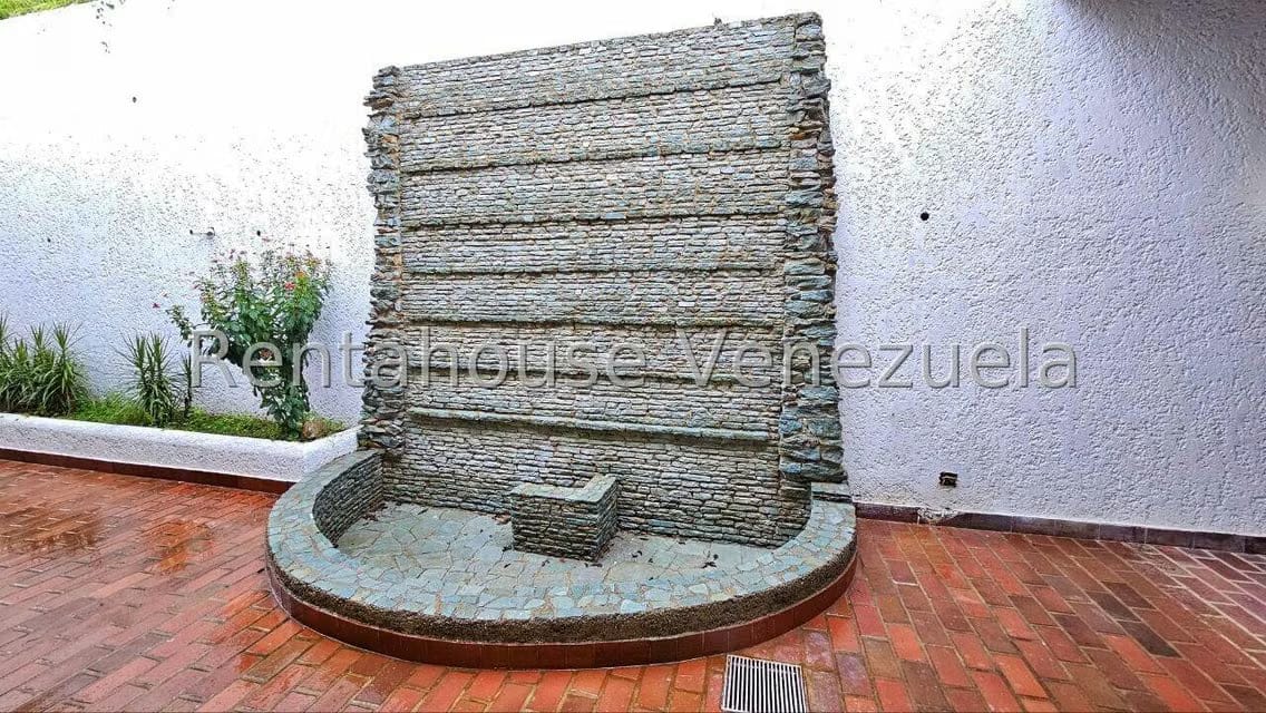 Casa (Duplex) en Venta en Prados del Este, Distrito Metropolitano - 26