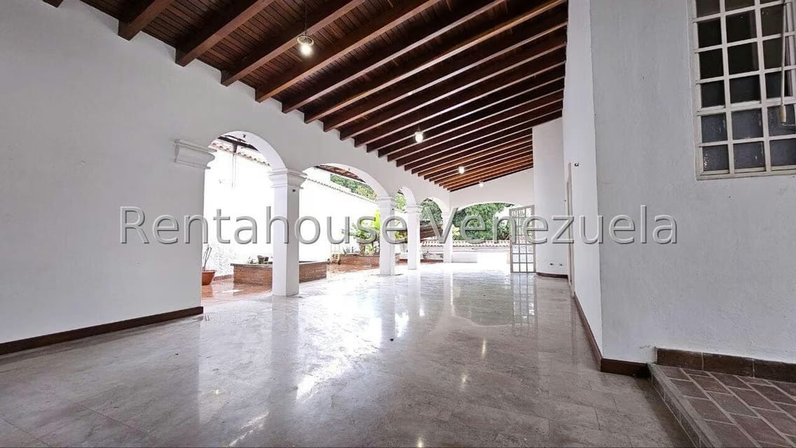 Casa (Duplex) en Venta en Prados del Este, Distrito Metropolitano - 28