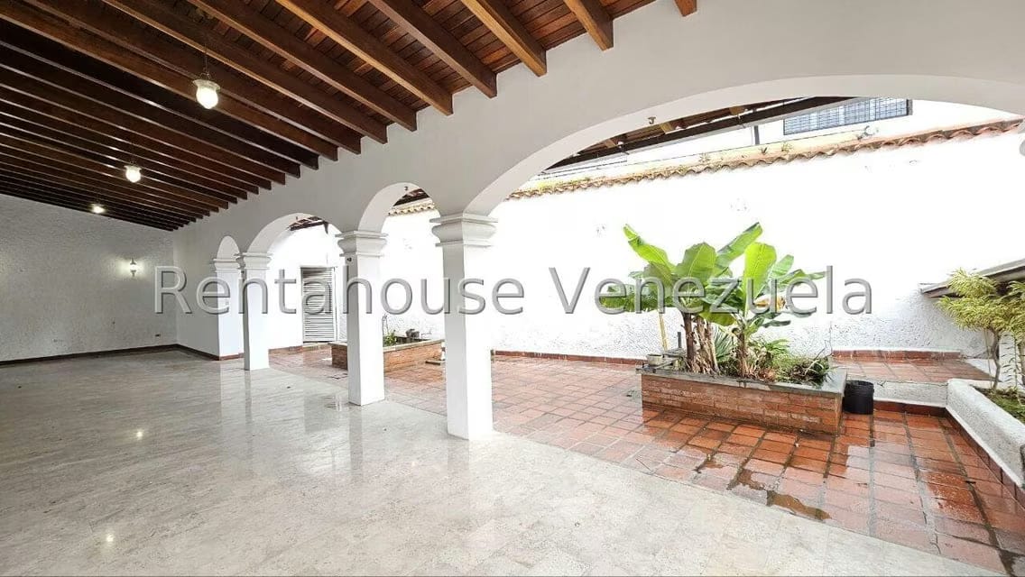 Casa (Duplex) en Venta en Prados del Este, Distrito Metropolitano - 29