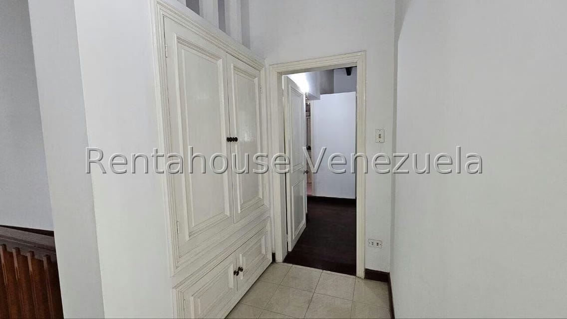 Casa (Duplex) en Venta en Prados del Este, Distrito Metropolitano - 34