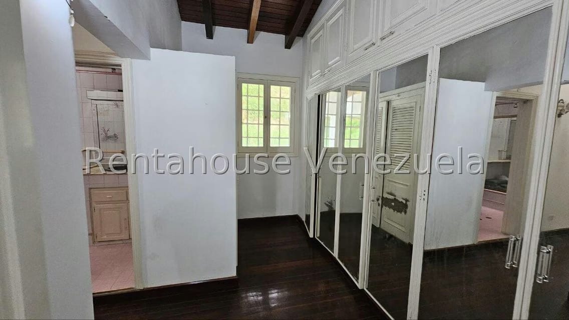 Casa (Duplex) en Venta en Prados del Este, Distrito Metropolitano - 40