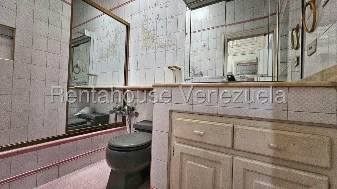 Casa (Duplex) en Venta en Prados del Este, Distrito Metropolitano - 41