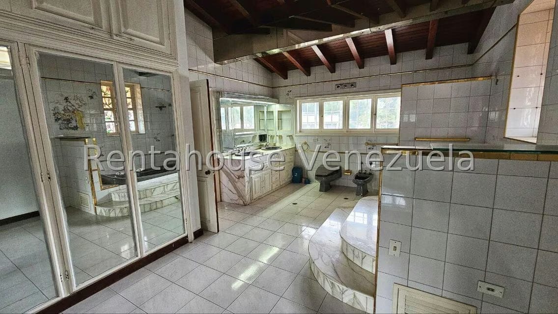 Casa (Duplex) en Venta en Prados del Este, Distrito Metropolitano - 52