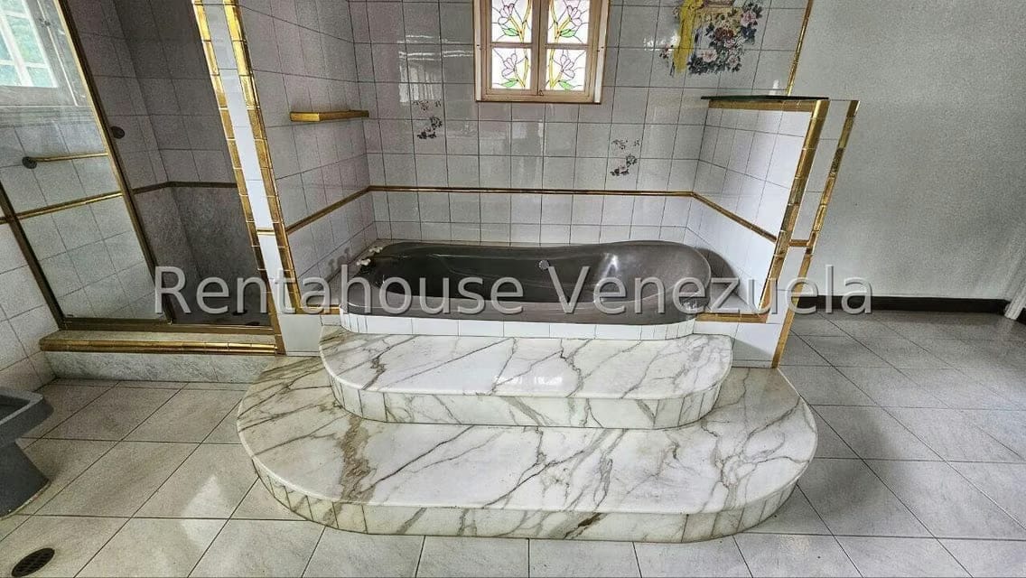 Casa (Duplex) en Venta en Prados del Este, Distrito Metropolitano - 59