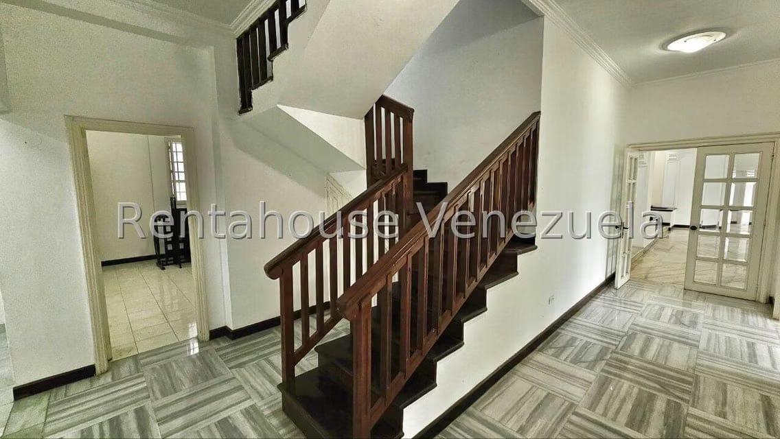 Casa (Duplex) en Venta en Prados del Este, Distrito Metropolitano - 65