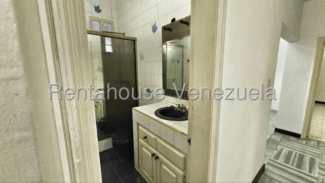 Casa (Duplex) en Venta en Prados del Este, Distrito Metropolitano - 66