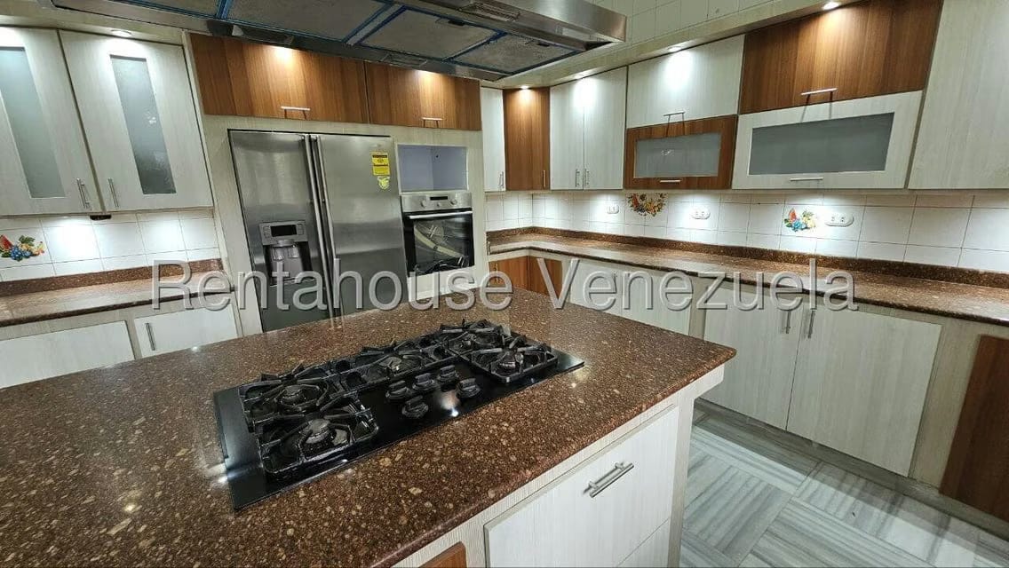 Casa (Duplex) en Venta en Prados del Este, Distrito Metropolitano - 74