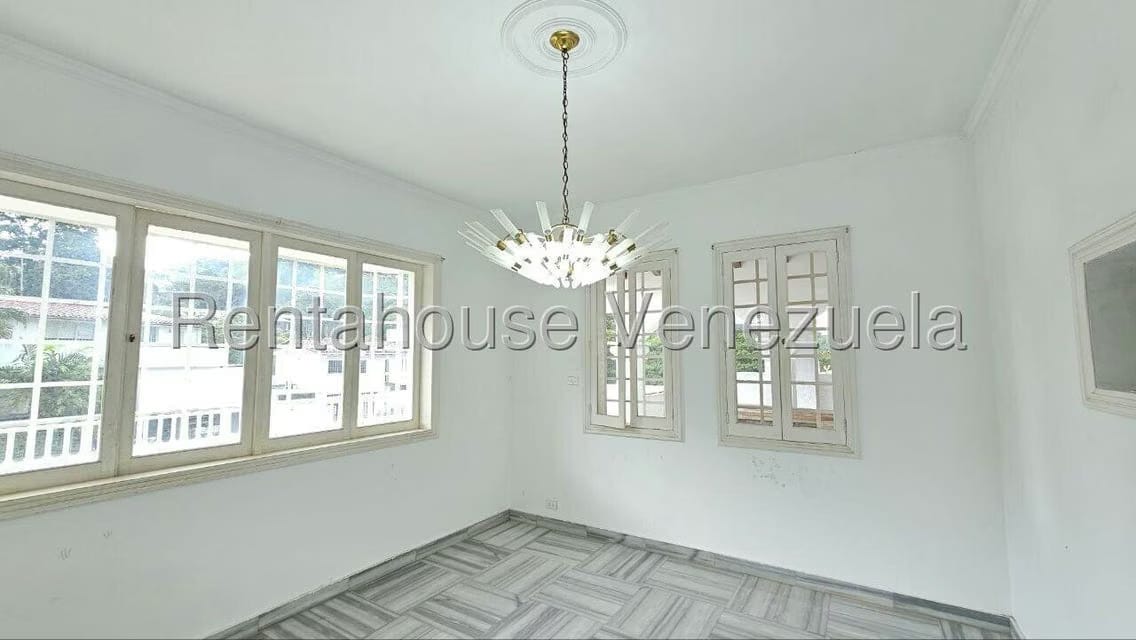 Casa (Duplex) en Venta en Prados del Este, Distrito Metropolitano - 79