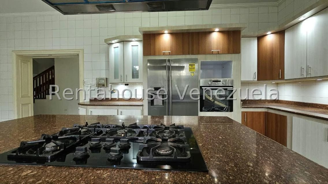 Casa (Duplex) en Venta en Prados del Este, Distrito Metropolitano - 80