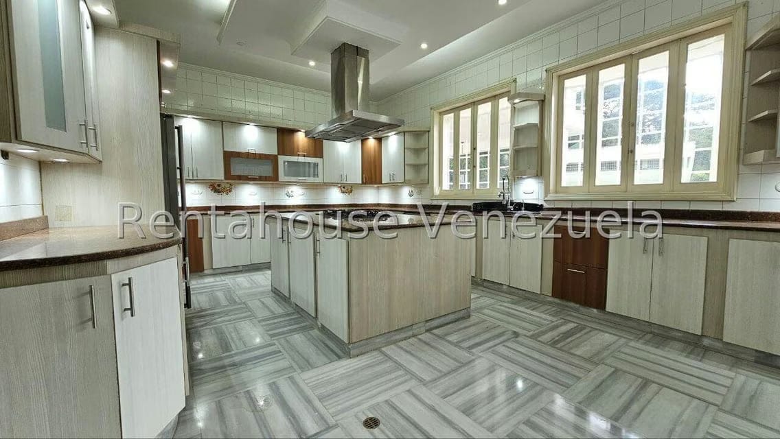 Casa (Duplex) en Venta en Prados del Este, Distrito Metropolitano - 81