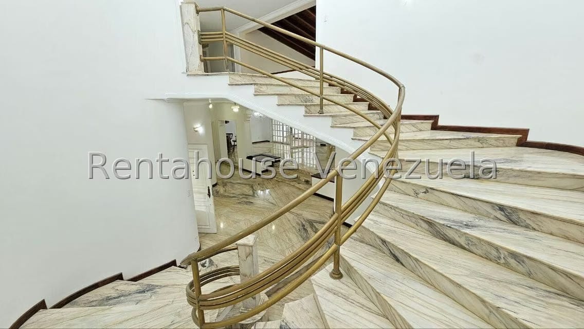 Casa (Duplex) en Venta en Prados del Este, Distrito Metropolitano - 10