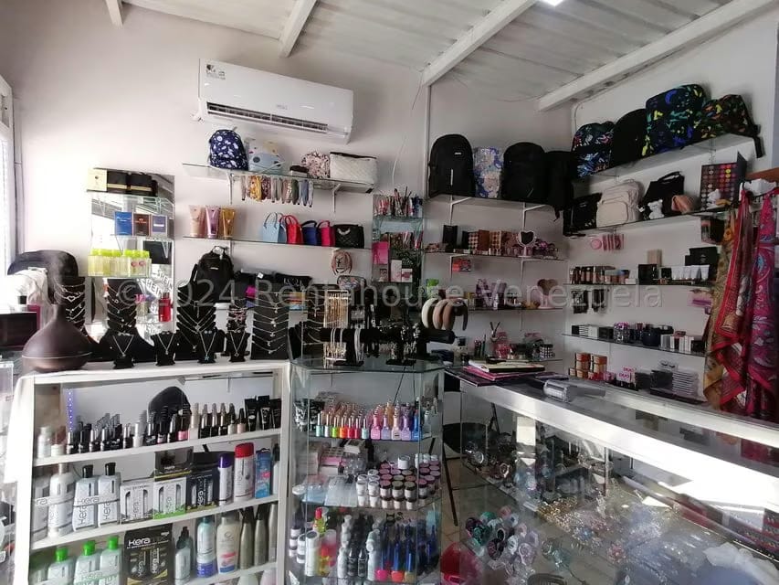Comercial (Local Comercial) en Venta en Santa Rita, Aragua - 3