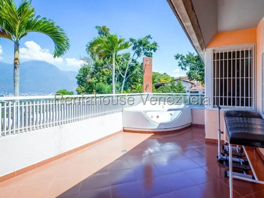 Casa (Multipes Niveles) en Venta en Cerro Verde, Distrito Metropolitano - 23