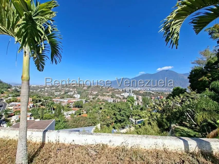 Casa (Multipes Niveles) en Venta en Cerro Verde, Distrito Metropolitano - 25