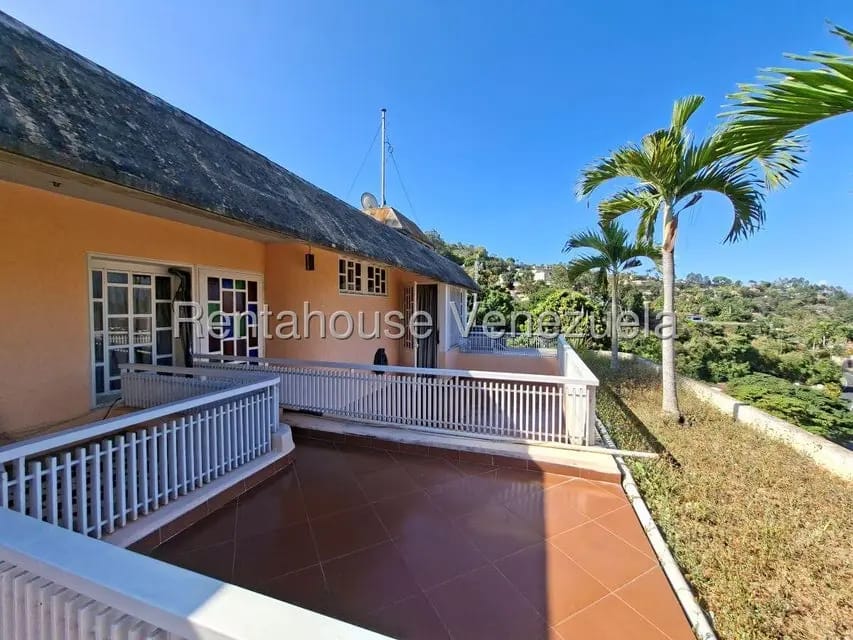 Casa (Multipes Niveles) en Venta en Cerro Verde, Distrito Metropolitano - 32