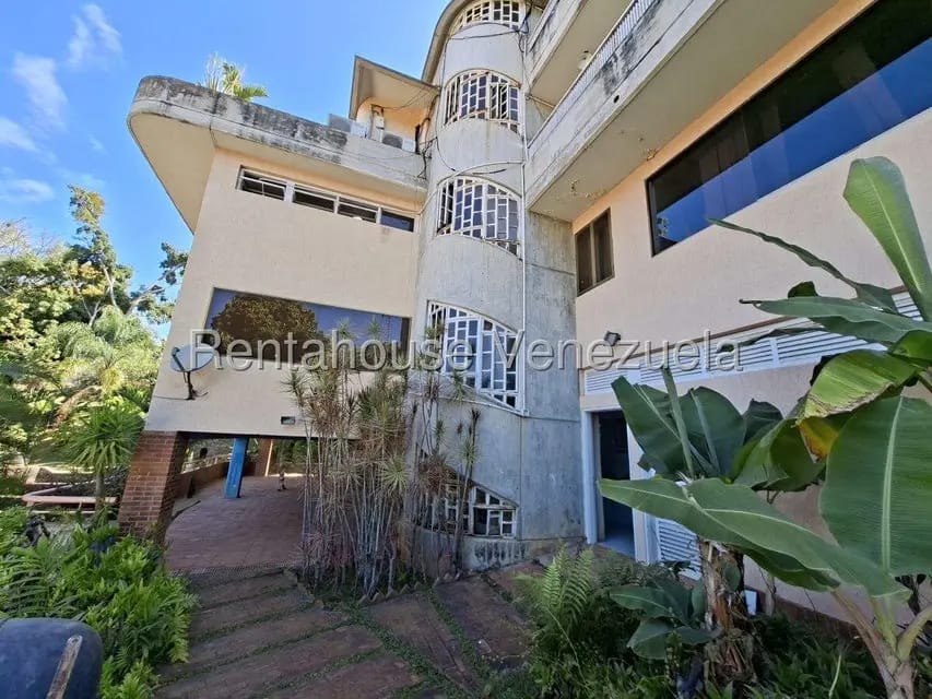 Casa (Multipes Niveles) en Venta en Cerro Verde, Distrito Metropolitano - 52