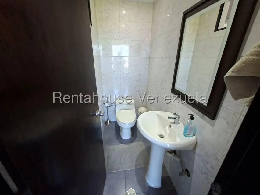 Casa (Multipes Niveles) en Venta en Cerro Verde, Distrito Metropolitano - 72