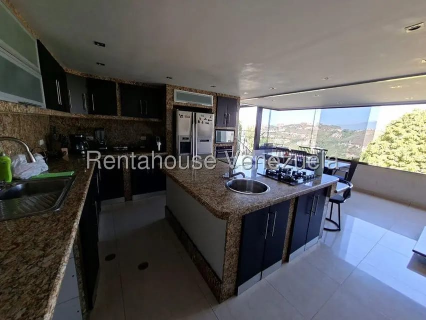 Casa (Multipes Niveles) en Venta en Cerro Verde, Distrito Metropolitano - 74