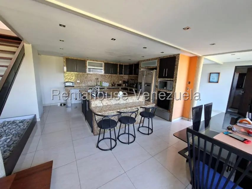 Casa (Multipes Niveles) en Venta en Cerro Verde, Distrito Metropolitano - 75