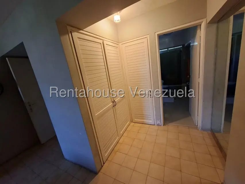 Casa (Multipes Niveles) en Venta en Cerro Verde, Distrito Metropolitano - 81