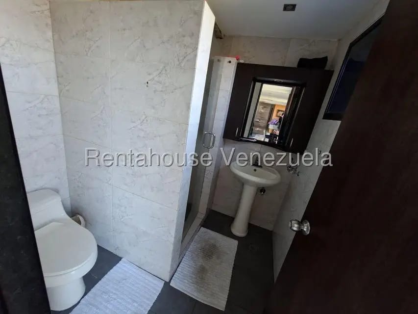 Casa (Multipes Niveles) en Venta en Cerro Verde, Distrito Metropolitano - 84