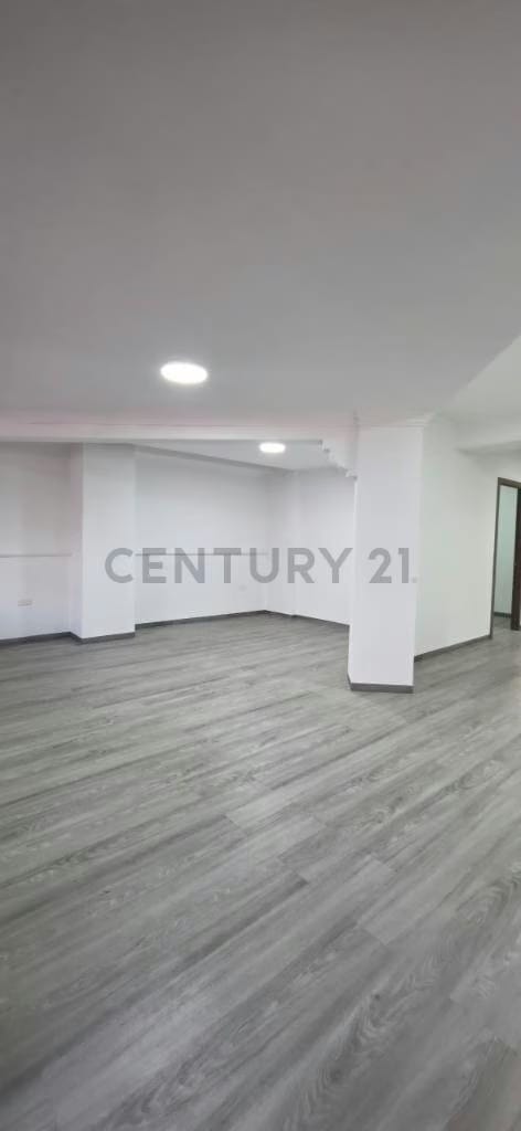 Alquiler local comercial el Trebol - 2