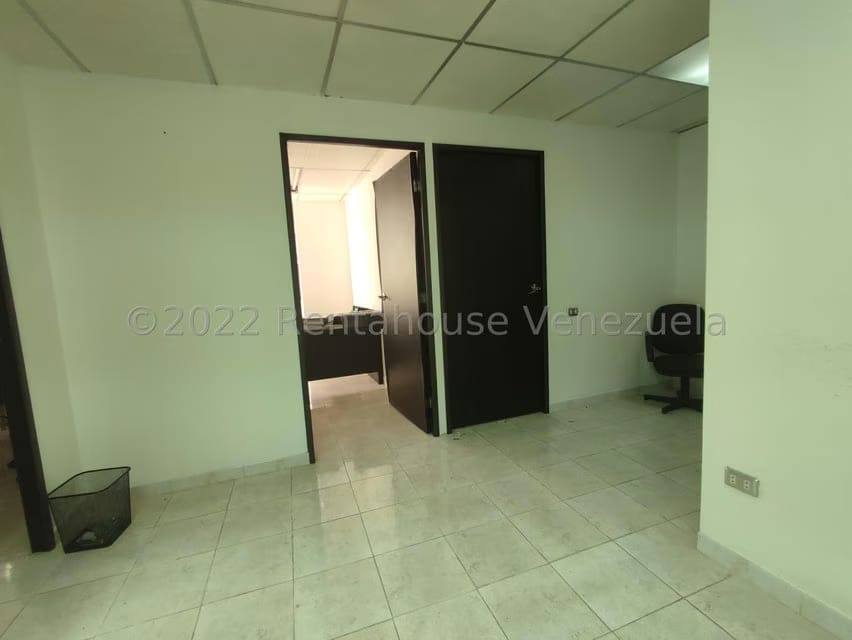 Comercial (Oficina) en Venta en Macaracuay, Distrito Metropolitano - 17