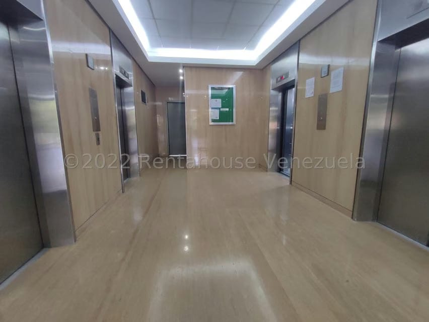 Comercial (Oficina) en Venta en Macaracuay, Distrito Metropolitano - 8