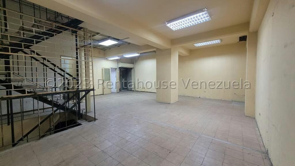 Comercial (Galpon - Deposito) en Venta en Parroquia Santa Teresa, Distrito Metropolitano - 4
