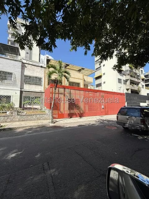 Comercial (Local Comercial) en Venta en Valle Abajo, Distrito Metropolitano - 2