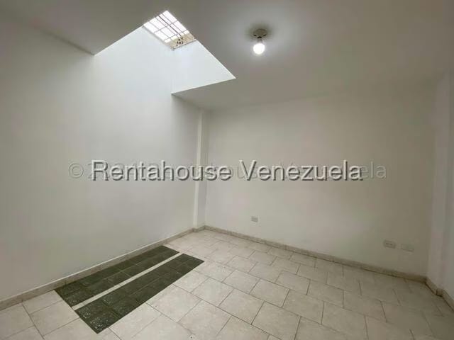 Comercial (Local Comercial) en Venta en Valle Abajo, Distrito Metropolitano - 35