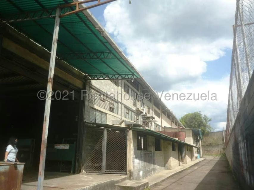 Comercial (Galpon - Deposito) en Venta en Rio Tuy, Miranda - 24