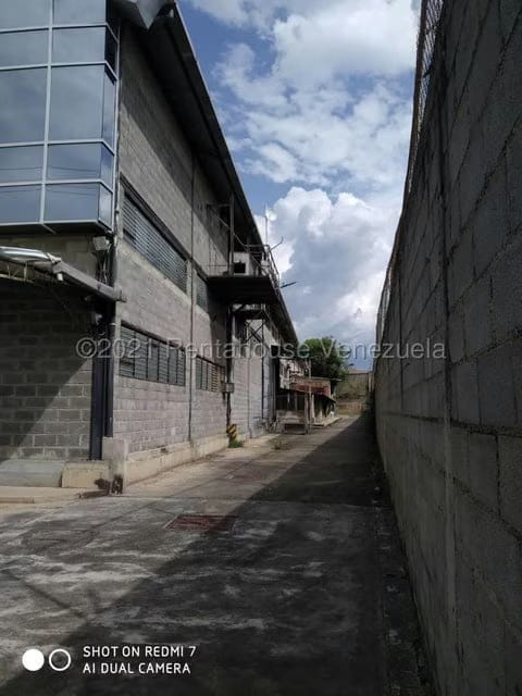 Comercial (Galpon - Deposito) en Venta en Rio Tuy, Miranda - 28