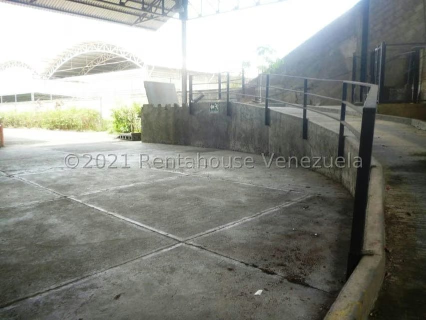 Comercial (Galpon - Deposito) en Venta en Rio Tuy, Miranda - 33