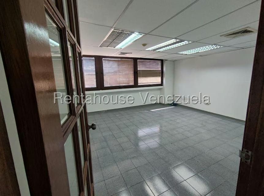 Comercial (Oficina) en Alquiler en Los Ruices, Distrito Metropolitano - 28