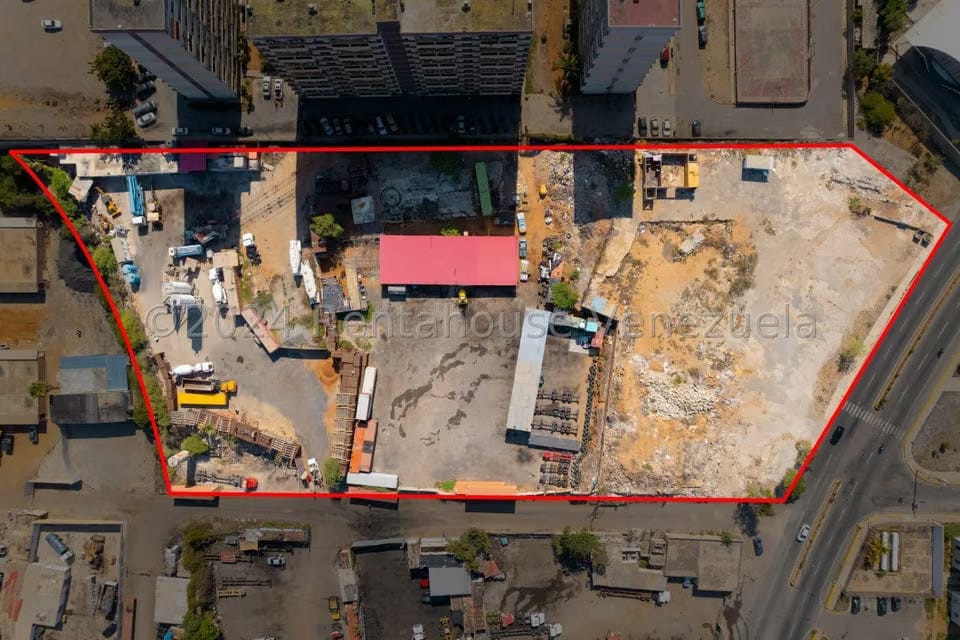 Terreno (Comercial) en Venta en Playa Grande, Vargas - 2