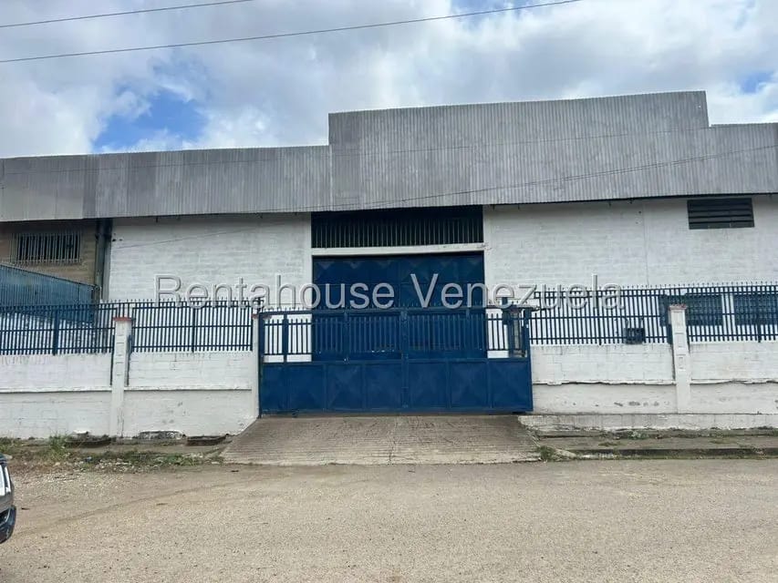 Comercial (Galpon - Deposito) en Alquiler en Las Dos Lagunas, Miranda