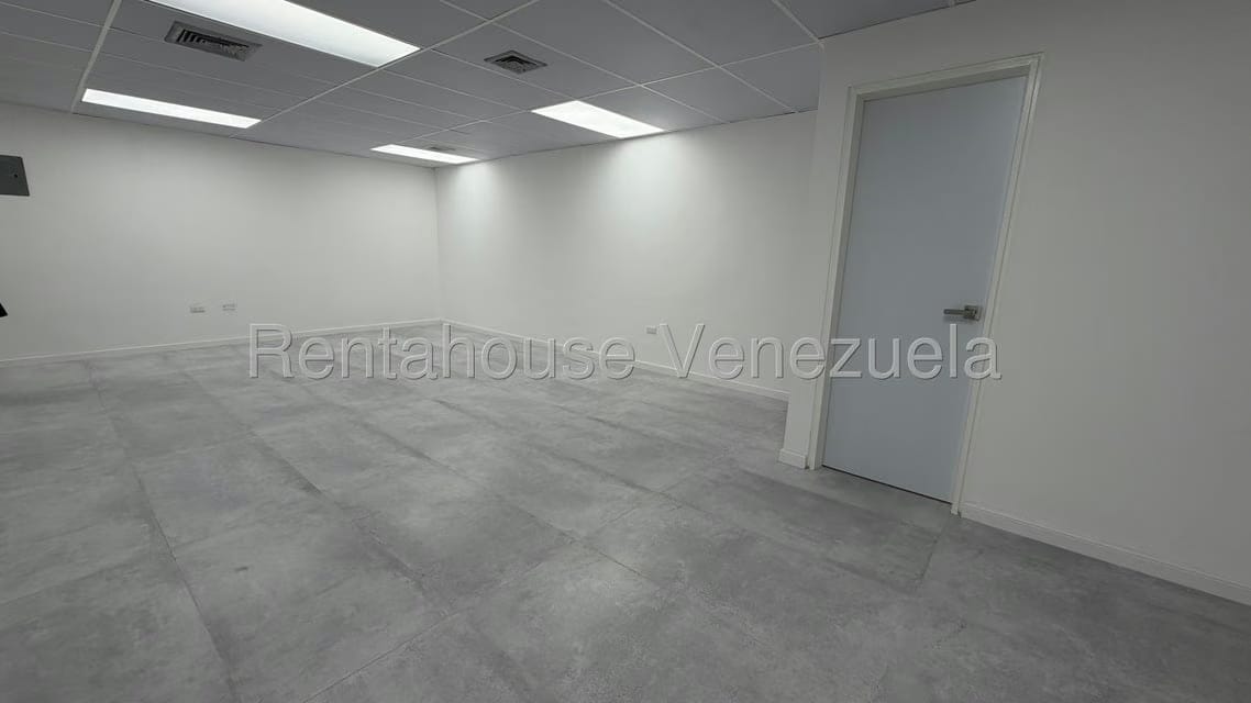 Comercial (Oficina) en Alquiler en El Rosal, Distrito Metropolitano - 13