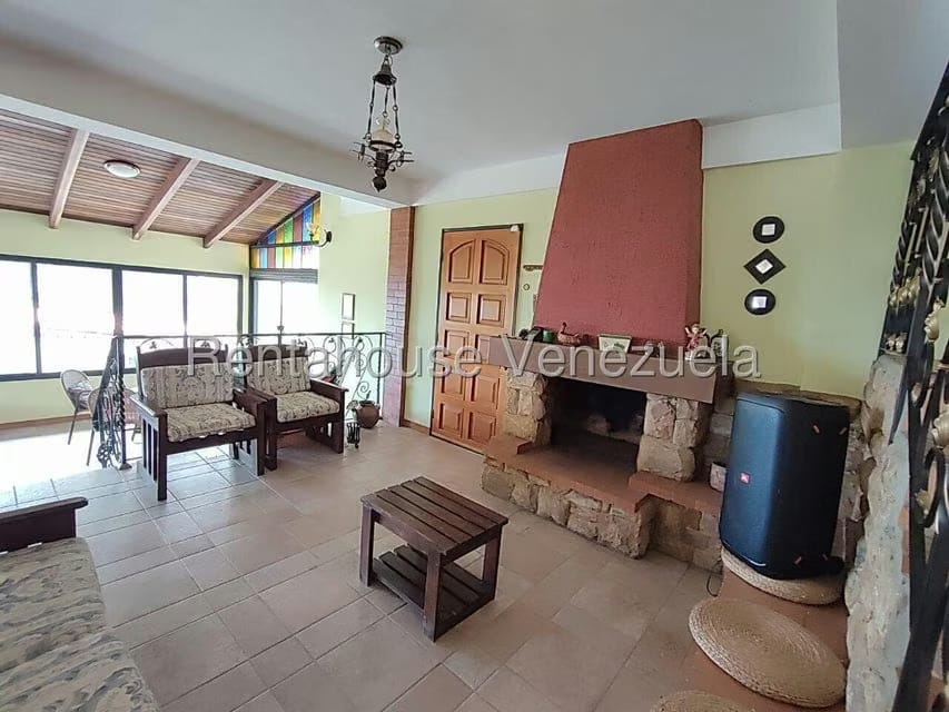 Casa (Duplex) en Venta en La Colonia Tovar, Aragua - 2