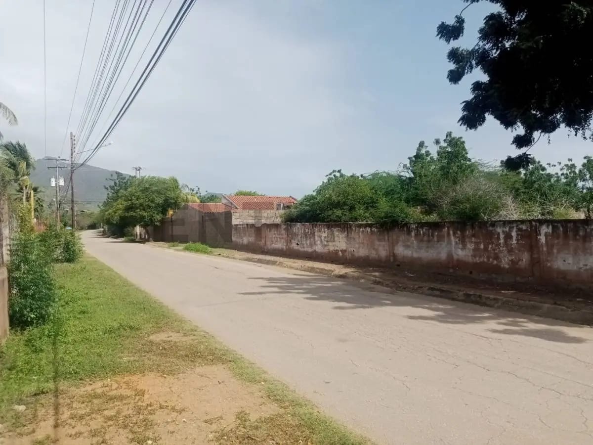 TERRENO EL HATO CON PROYECTO 10 VIVIENDAS UNIFAMILIARES,GUACUCO,MARGARITA - 3