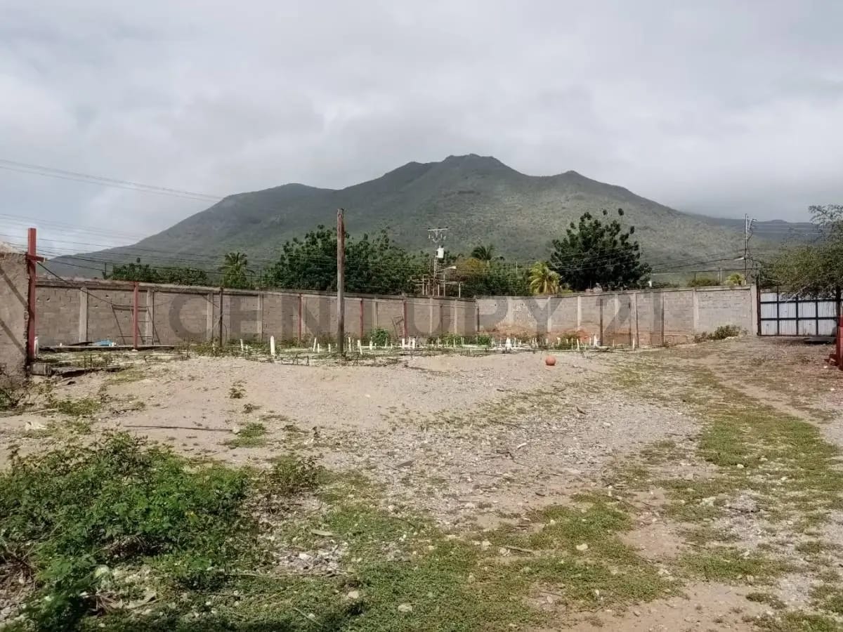 TERRENO EL HATO CON PROYECTO 10 VIVIENDAS UNIFAMILIARES,GUACUCO,MARGARITA - 35