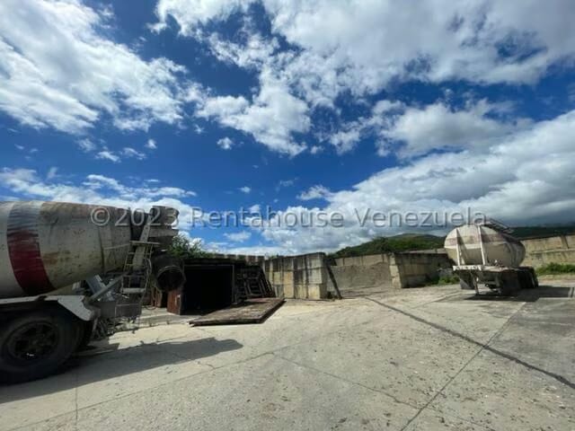 Negocios y Empresas (Construccion) en Venta en Rio Tuy, Miranda - 2