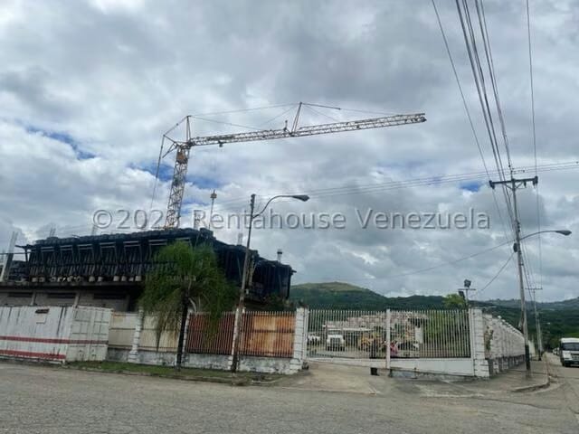 Negocios y Empresas (Construccion) en Venta en Rio Tuy, Miranda - 52