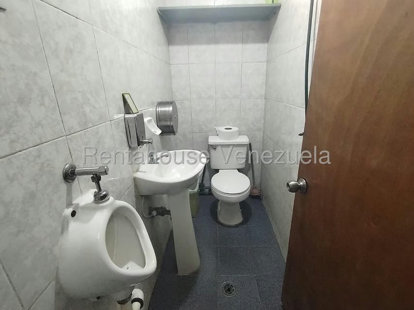 Comercial (Local Comercial) en Alquiler en Quinta Crespo, Distrito Metropolitano - 11