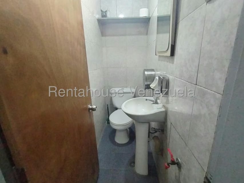 Comercial (Local Comercial) en Alquiler en Quinta Crespo, Distrito Metropolitano - 10
