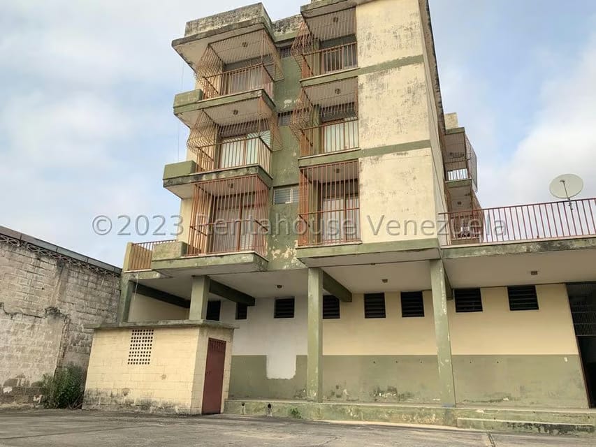 Comercial (Edificio) en Venta en Centro, Lara - 2