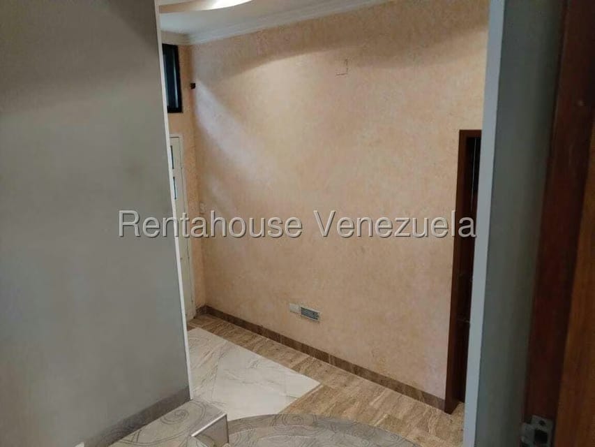 Casa (Duplex) en Venta en Lomas del Este, Carabobo - 35