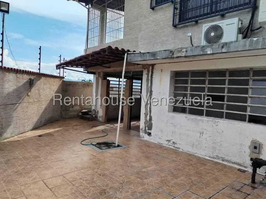 Casa (Duplex) en Venta en Lomas del Este, Carabobo - 51